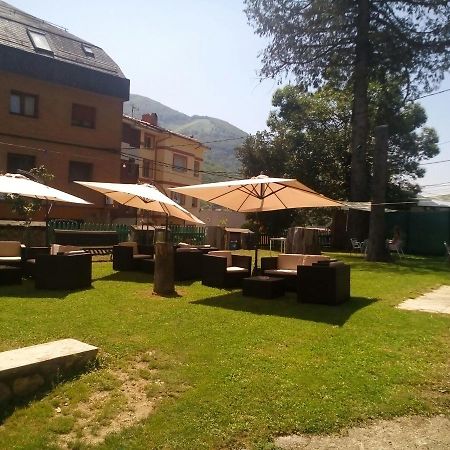 Hotel Restaurante Parador De Felechosa Kültér fotó