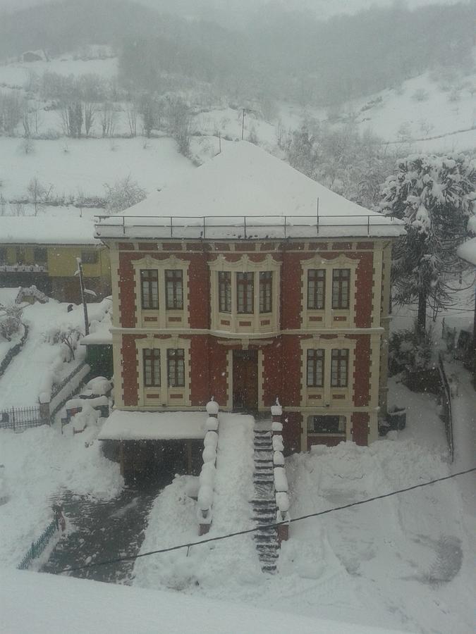 Hotel Restaurante Parador De Felechosa Kültér fotó