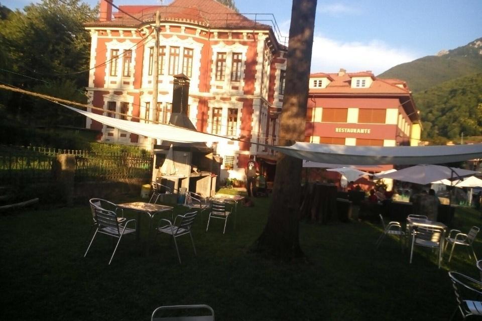 Hotel Restaurante Parador De Felechosa Kültér fotó